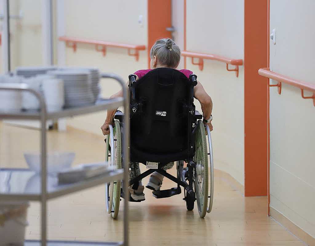 Umfrage zeigt gef&auml;hrliche Hitze in deutschen Pflegeheimen &ndash; bis zu 45 Grad gemessen