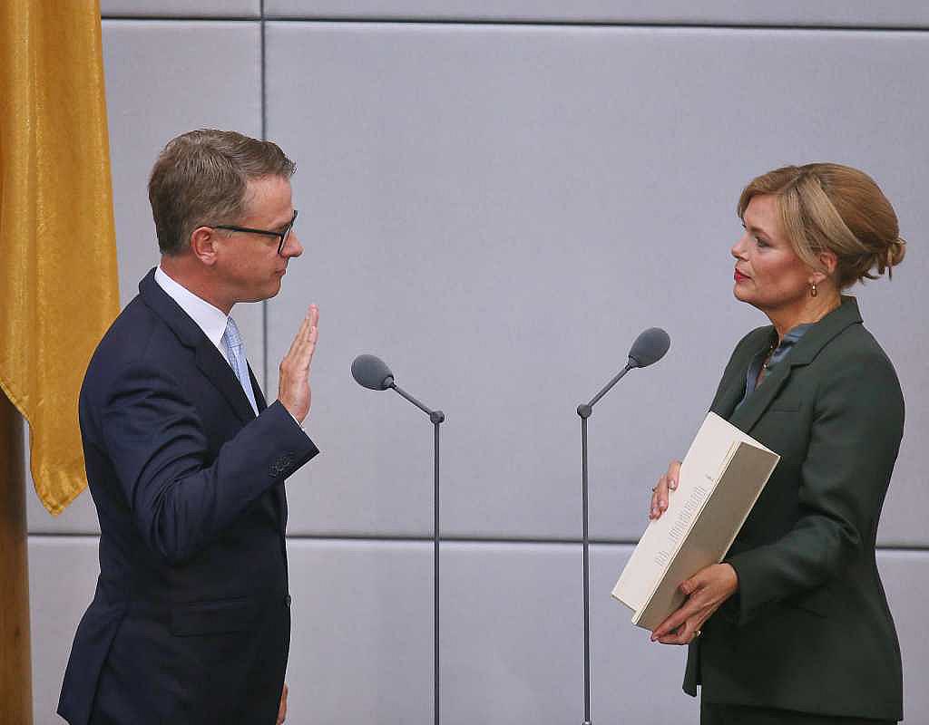 Bilger und Linnemann legen Amtseid ab &ndash; Vereidigung nach Sommerpause